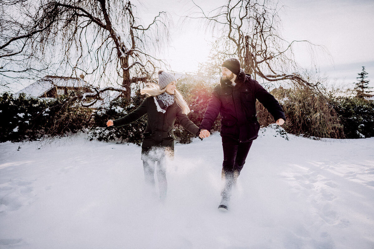 Paarshooting im Schnee in Vechta Fotograf Lichtbildlars