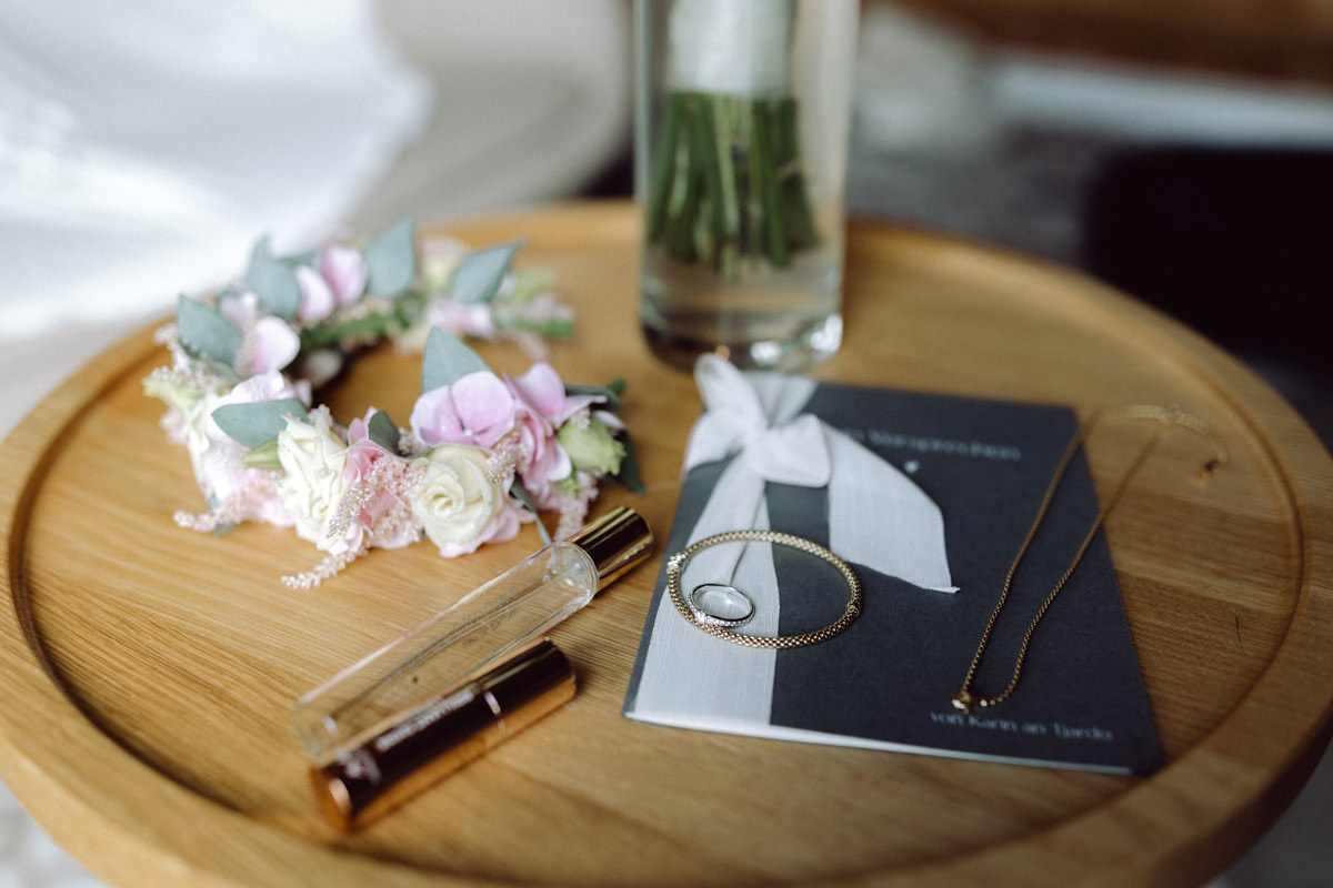 lichtbildlars-hochzeitsfotograf-freie-trauung-details-flatlay
