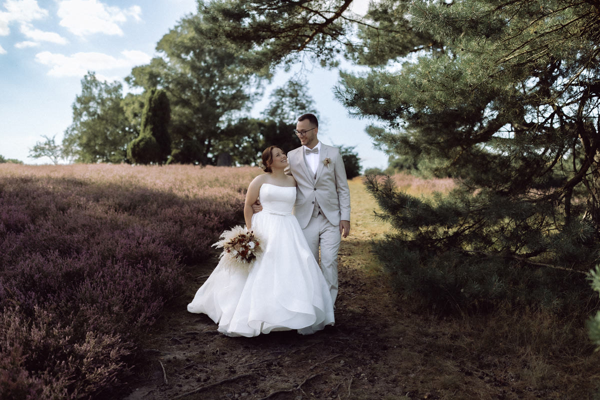 lichtbildlars-hochzeitsfotograf-hochzeit-brautpaar-portrait-natur