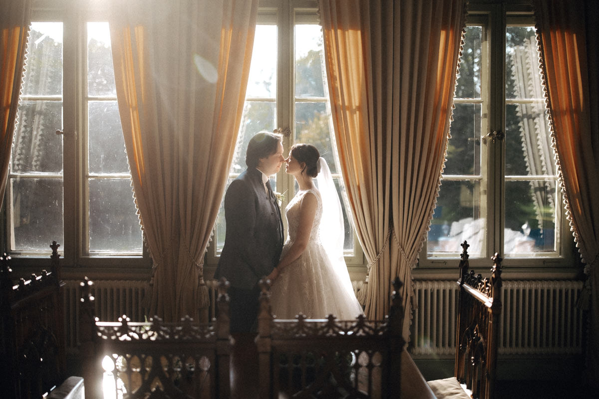 lichtbildlars-hochzeitsfotograf-hochzeit-reportage-first-look-fensterlicht
